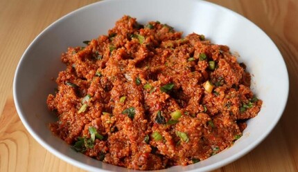 Bir gram bile kilo aldırmayan sağlık deposu! Kinoalı kısırın detaylı hazırlanışı... - saglik