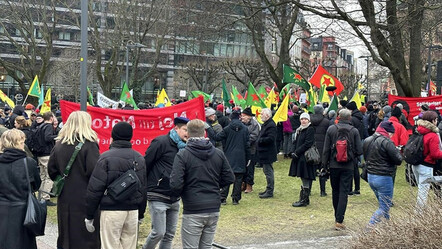 İsveç yine çirkin bir provokasyona ev sahipliği yaptı: PKK yandaşları Türkiye'yi hedef aldı - dunya