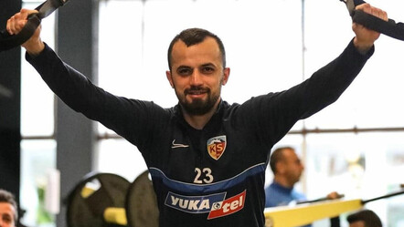 Kayserispor efsanesi İlhan Parlak 36 yaşında futbolu bıraktı - spor