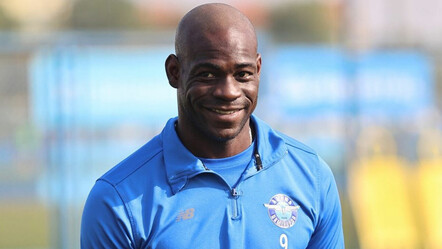 Adana Demirspor, Balotelli transferini Serdar Ortaç ile duyurdu - spor