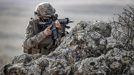 Suriye'nin kuzeyinde teröre geçit yok! Saldırı hazırlığındaki 2 PKK'YPG'li terörist etkisiz - gundem