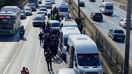 Göreve giden çevik kuvvet ekibi kaza geçirdi: Zincirleme kazada 5 polis yaralandı - gundem