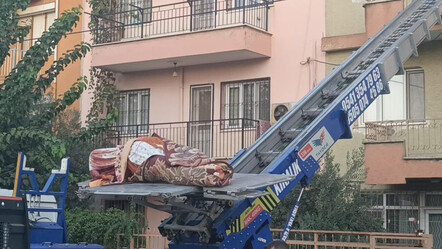 Komşuları kötü kokudan şüphelendi, ekipler cesedini buldu! Yük asansörü ile çıkarıldı - gundem