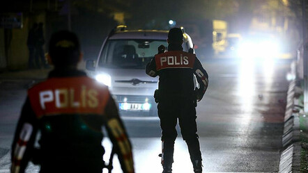 Erzincan'da bir araç içerisinde 2 adet el bombası bulundu - gundem