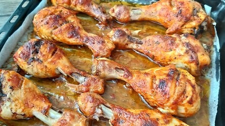 Fırında nar gibi tavuk budu pişirmenin püf noktası! İçi lokum dışı çıtır çıtır oluyor - yemek