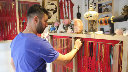 Yarım milyonluk tespihler alıcı buluyor, erkekler satın alırken fiyatına bakmıyor - yasam