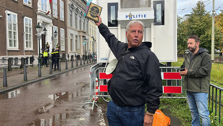 Hollanda'da ırkçı PEGIDA liderinden Kuran-ı Kerim'e alçak saldırı! İslam’a ve Müslümanlara da hakaret etti - gundem