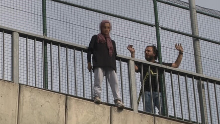 Kağıthane'de intihar girişimi: Film izler gibi izlediler - gundem