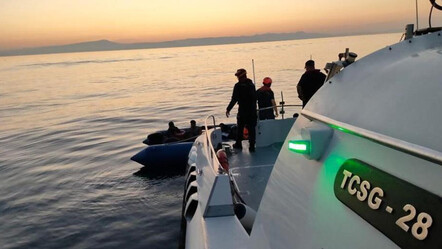 Midilli Adası'na gitmek isteyen 56 düzensiz göçmen Ayvalık açıklarında yakalandı - gundem