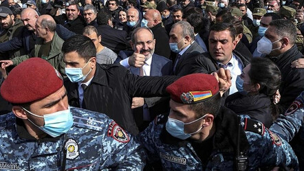 Azerbaycan zaferi Ermenistan'da dengeleri değiştirdi: Paşinyan'a darbe ve suikast girişimi - dunya