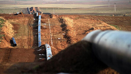 Petrol sızıntısı denize girme yasağı getirdi - dunya