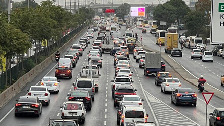 İstanbul'da trafik felç oldu! Yağış nedeniyle Anadolu yakasında yoğunluk yüzde 74'i geçti - gundem