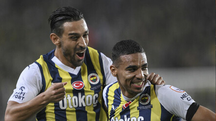 ÖZET Fenerbahçe - RAMS Başakşehir (4-0 Maç Sonucu) İsmail Kartal'ın takımı çok farklı! 13'te 13 oldu - spor