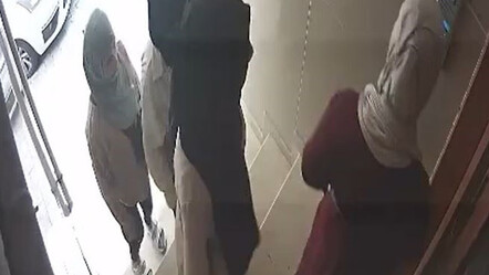 Kapı kapı boş daire aradılar… Yanlarında çocuk olan hırsızlar döviz, telefon ve makyaj malzemesi çaldı - gundem
