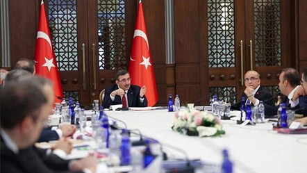 Ekonomi yönetimi Külliye'de bir araya geldi: Yastık altı altın ve TL hamlesi - ekonomi