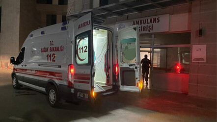 Lastiği patladı diye araçtan inen çifte tır çarptı: 1 ölü, 1 yaralı - gundem