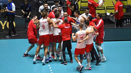 Son dakika: A Milli Erkek Voleybol Takımı Sırbistan'ı mağlup etti - spor