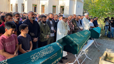 Sancaktepe’de kaybolduktan sonra cansız bedenleri bulunan 3 kardeş Yenidoğan Mezarlığı'nda toprağa verildi - gundem