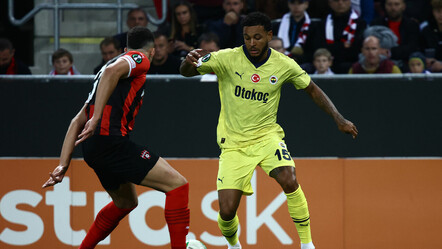ÖZET Spartak Trnava - Fenerbahçe (1-2 Maç Sonucu) Golleri Joshua King attı, seri 15 maça çıktı - spor