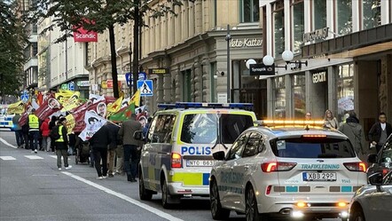 Skandalların adresi yine İsveç! PKK yandaşları Meclis’e yürüdü - dunya