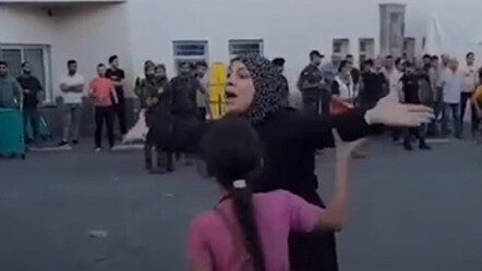 Evladını İsrail'in bombardımanında kaybeden Gazzeli annenin feryadı kahretti: Yetmedi mi dünya? Yetmedi mi bu adaletsizlik? - dunya