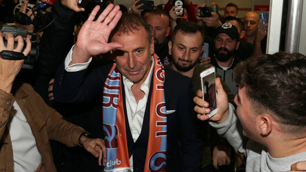 Trabzon'da coşkuyla karşılanan Abdullah Avcı: Yeni gelmedim, geri geldim - spor