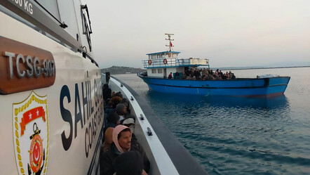 Yunanlıların ölüme ittiği 43 düzensiz göçmen Türkiye kurtardı - gundem
