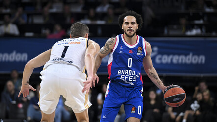 Anadolu Efes - Real Madrid (80-103 Maç Sonucu) Erdem Can yönetiminde 2'de 0! - spor