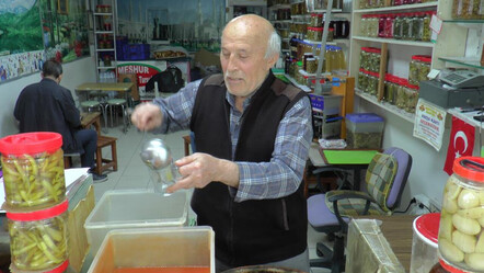 Yarım asırdır yapıyor, yerli malzeme kullanıyor: Tam 85 çeşit.. Leziz turşunun sırrı bu malzemede gizli - YEMEK