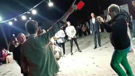 Kendi düğününde kırmızı kart gördü, misafirler neye uğradığını şaşırdı - spor