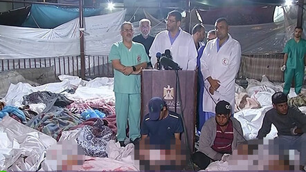 İsrail'in hedef aldığı El-Ehli Baptist Hastanesinde basın toplantısı cenazelerin arasında yapıldı - dunya