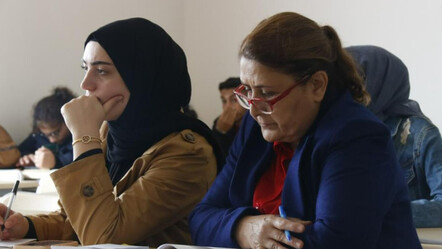 Ev hanımlığı yapmaktan sıkıldı, 60 yaşında çift ana dal ile üniversite okuyor - yasam