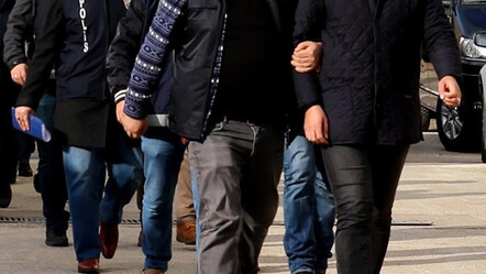 İzmir'de operasyonla kıskıvrak yakalanan 4 zehir taciri tutuklandı - gundem