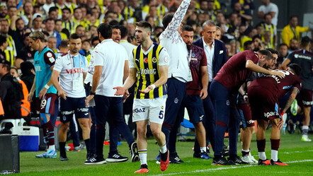 En sevdiği renk kırmızı! İsmail Yüksek 10. maçında 2 kırmızı kart gördü - spor
