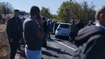 Diyarbakır'da 3 aracın karıştığı zincirleme kaza: 1 ölü, 6 yaralı - gundem