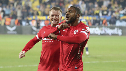 ÖZET Ankaragücü - Antalyaspor (0-4 Maç Sonucu) Başkentte gol şov, galibiyet serisi 3 maça çıktı - spor
