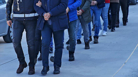İstanbul’da kaçak göçmen operasyonu: 4’ü polis 15 kişi yakalandı - gundem