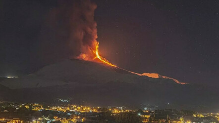 Etna Yanardağı yeniden patladı! Kırmızı alarm verildi - dunya