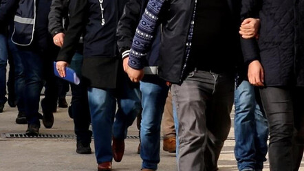Bakan Yerlikaya duyurdu: 82 göçmen kaçakçılığı organizatörü yakalandı - gundem