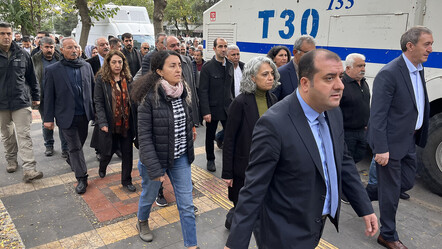 Diyarbakır’da HEDEP'in izinsiz gösterisine polis müdahalesi: 50 gözaltı - politika