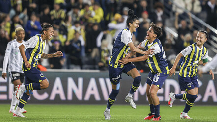 5 gollü derbinin galibi Fenerbahçe (Fenerbahçe Petrol Ofisi - Beşiktaş JK United Payment: 3-2 Maç Sonucu) - spor