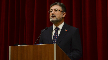 Bakan Yumaklı, öğretmenlere seslendi: Eğitim camiasını yasakçı ve baskıcı anlayıştan kurtardık - egitim