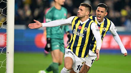 ÖZET Fenerbahçe - Karagümrük (2-1 Maç Sonucu) Dusan Tadic'in golleri liderliği geri getirdi - spor