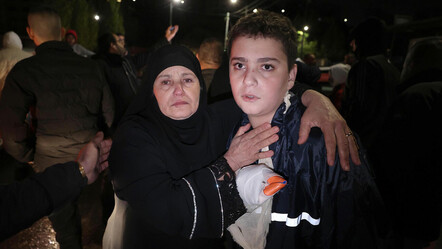 Serbest bırakılan Filistinli çocuk esirden kan donduran sözler: İsrail güçleri bize vahşice saldırdı - dunya