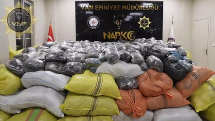 Zehir tacirlerine darbe üstüne darbe: 4 ton 600 kilo daha uyuşturucu madde ele geçirildi - gundem