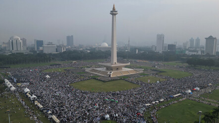 Cakarta'da on binler Filistin'e destek için haykırdı - dunya