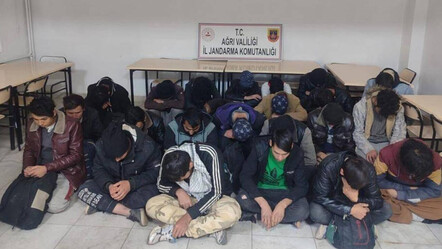 Düzensiz göçmenler yola çıkmadan yakayı ele verdi! 24 kaçak yakalandı - gundem