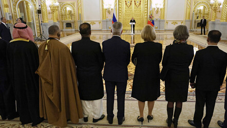 Putin'in 22 metre kuralı diplomatları şaşırttı! Kimseyi yanına yaklaştırmadı - dunya