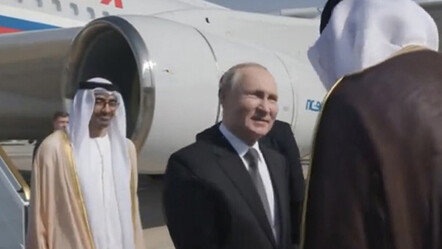 Putin, BAE'ye füzelerle donatılmış 4 Rus Su-35 savaş uçağı eşliğinde gitti - dunya