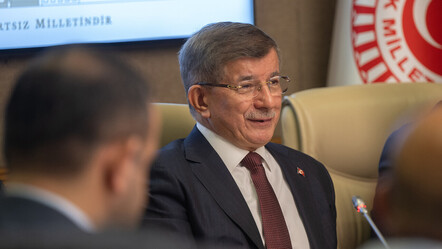 Davutoğlu'ndan ittifak açıklaması: Siyasette 'asla' dememeyi öğrendim; iyi bir aday olursa her partiyle görüşürüz - politika